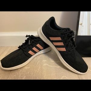 NWOT Adidas cloudfoam